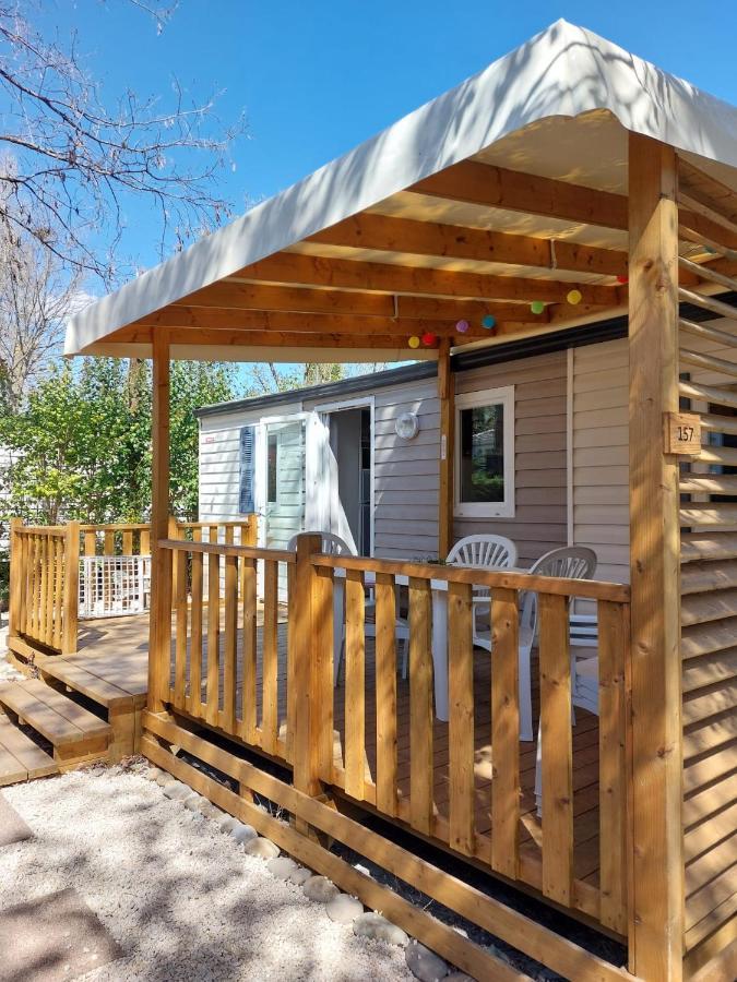 Mobil Home Tout Confort 6 Personnes Climatise Au Pied Du Luberon لا روكي دي انثيرون المظهر الخارجي الصورة