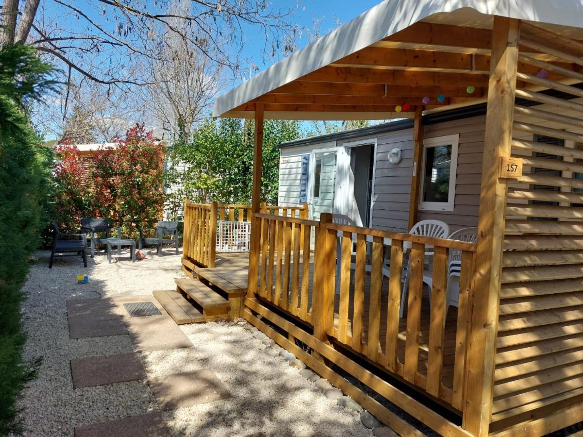 Mobil Home Tout Confort 6 Personnes Climatise Au Pied Du Luberon لا روكي دي انثيرون المظهر الخارجي الصورة